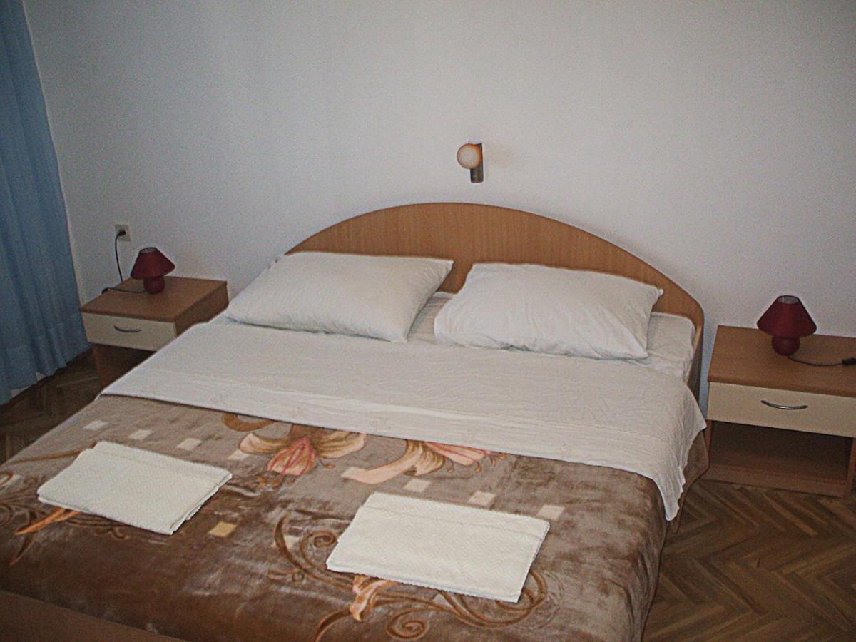 Apartments Piculjan Лопар Экстерьер фото
