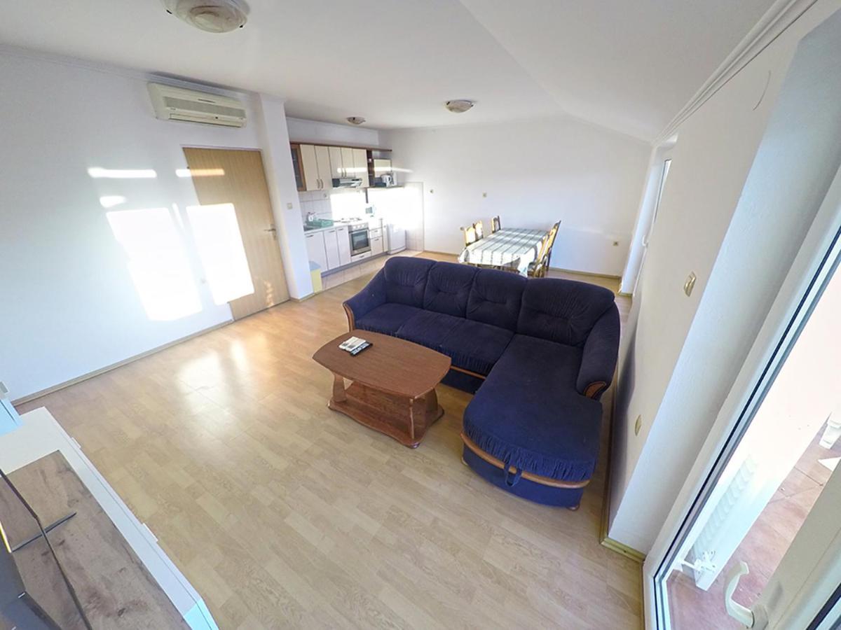 Apartments Piculjan Лопар Экстерьер фото