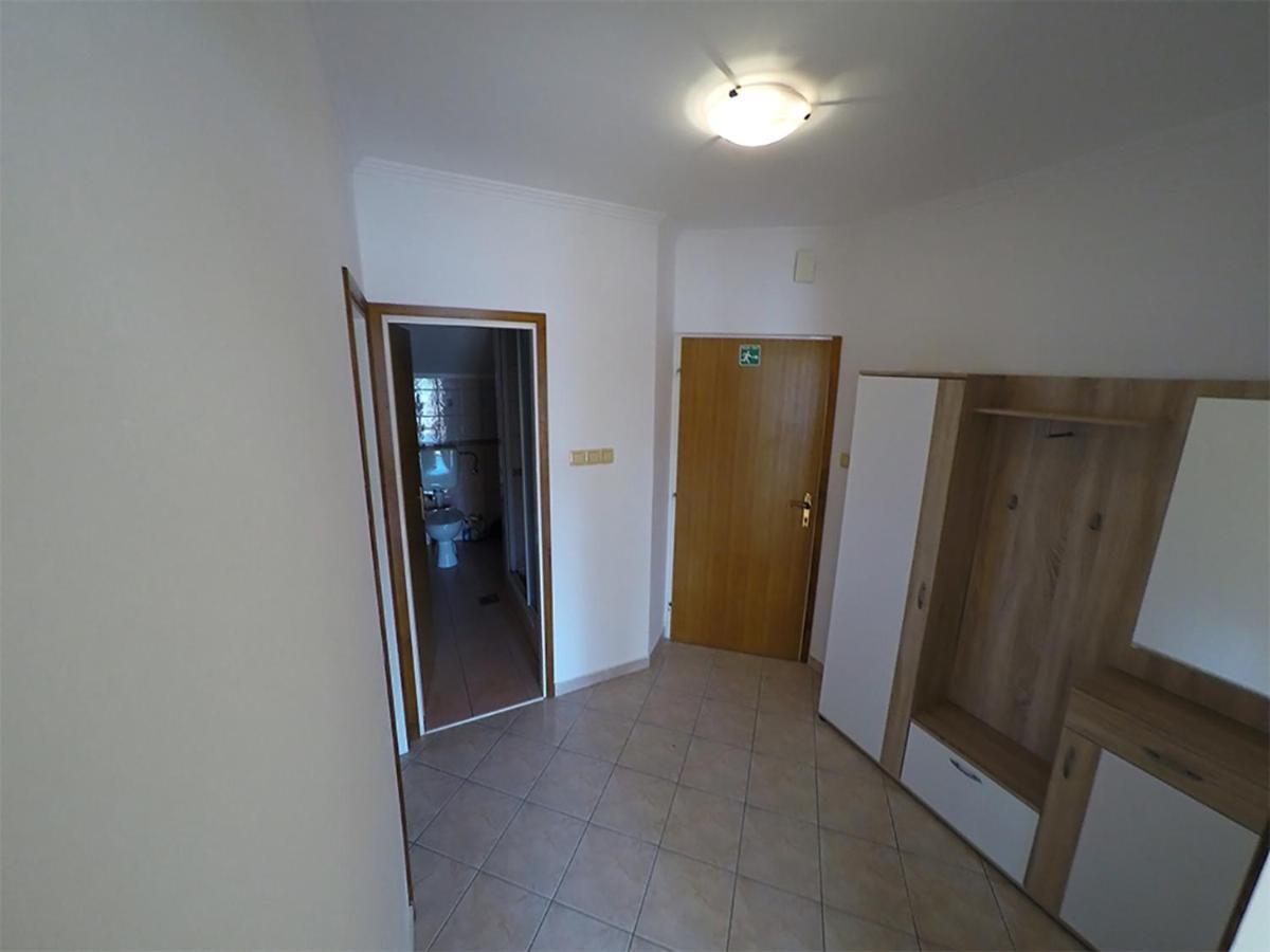 Apartments Piculjan Лопар Экстерьер фото