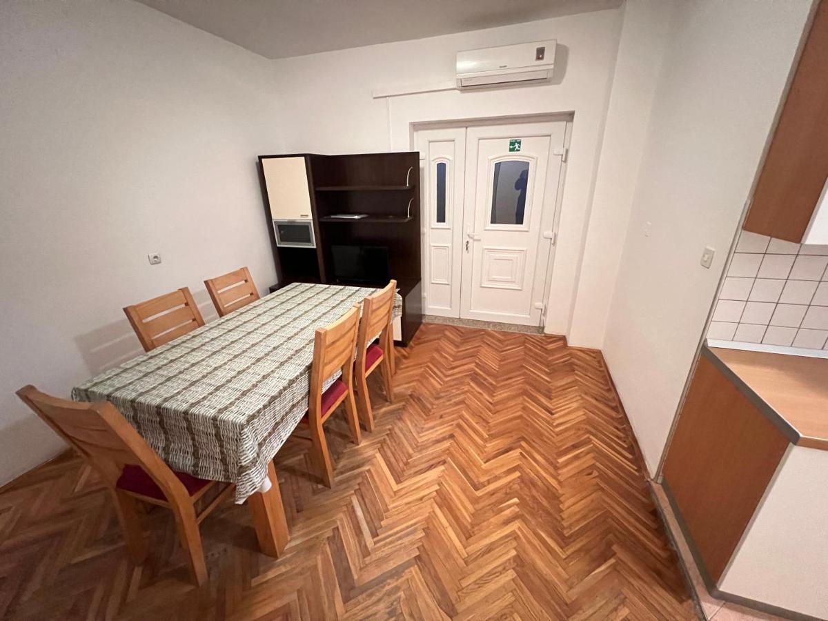 Apartments Piculjan Лопар Экстерьер фото