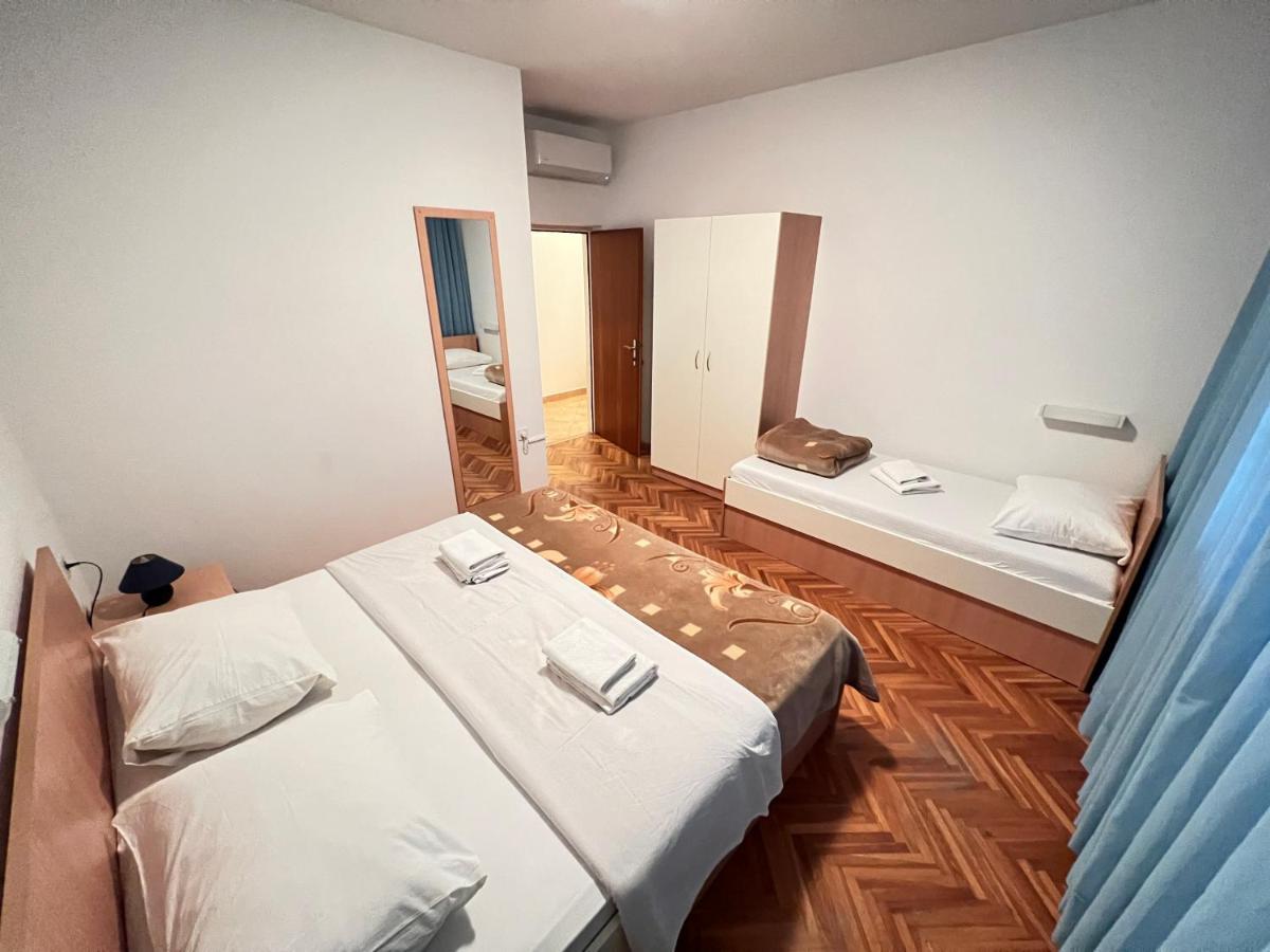 Apartments Piculjan Лопар Экстерьер фото