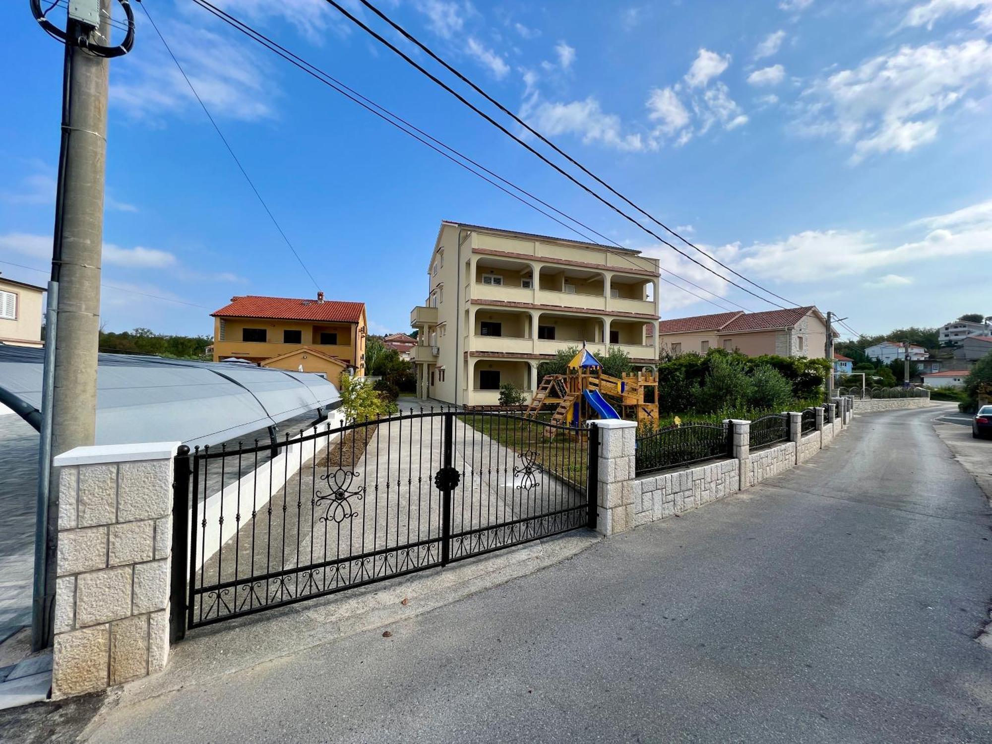 Apartments Piculjan Лопар Экстерьер фото