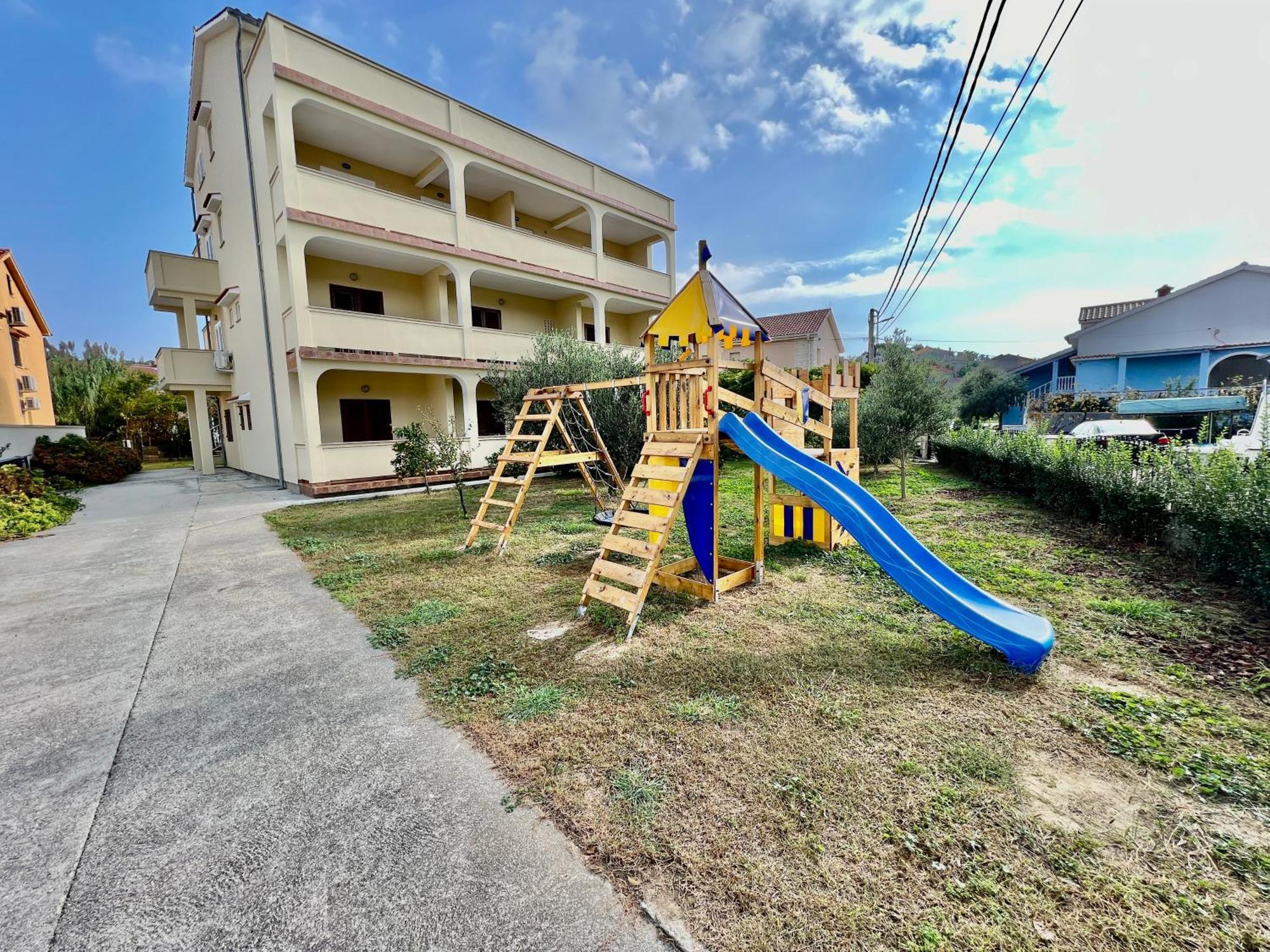 Apartments Piculjan Лопар Экстерьер фото