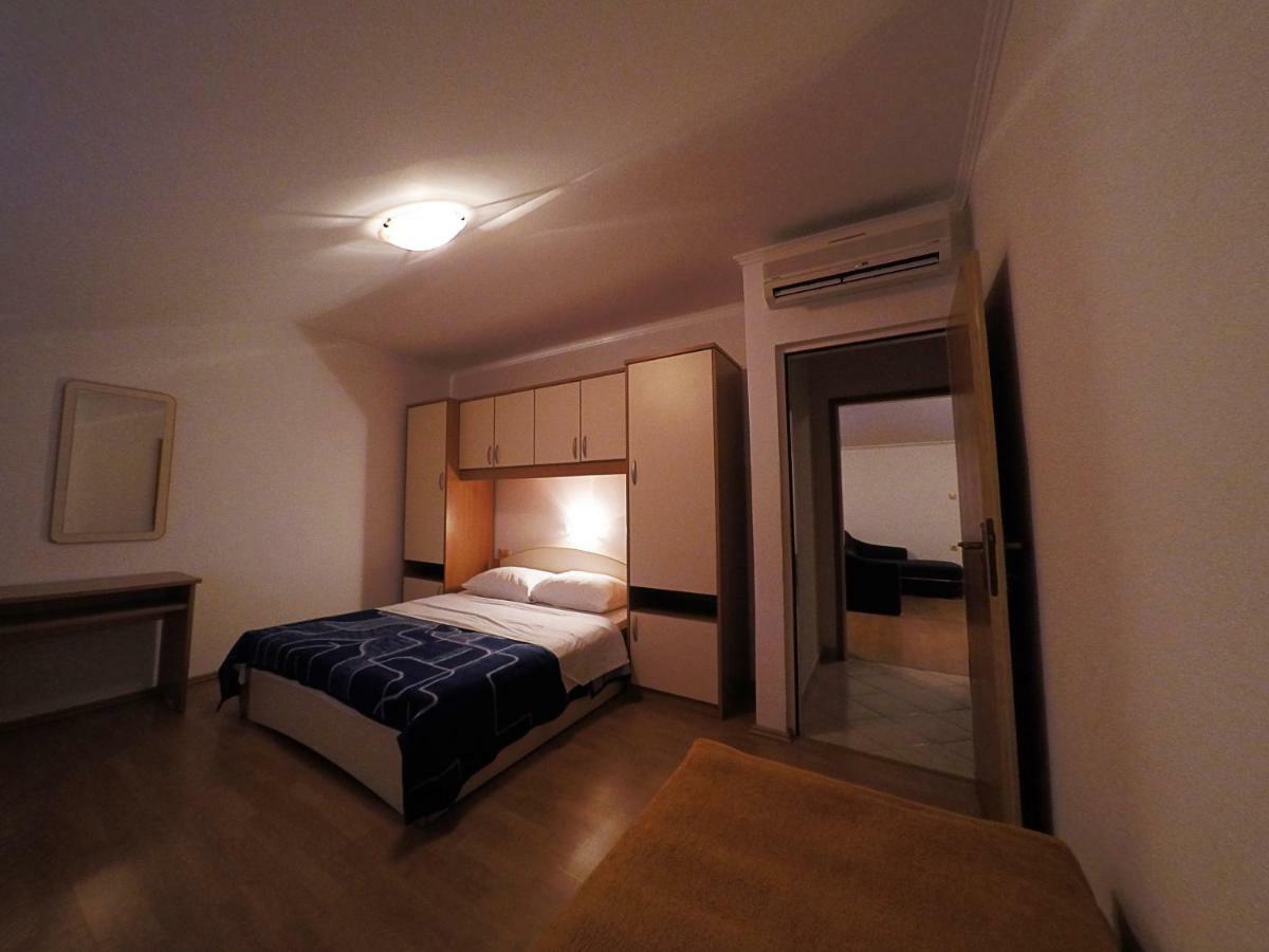 Apartments Piculjan Лопар Экстерьер фото