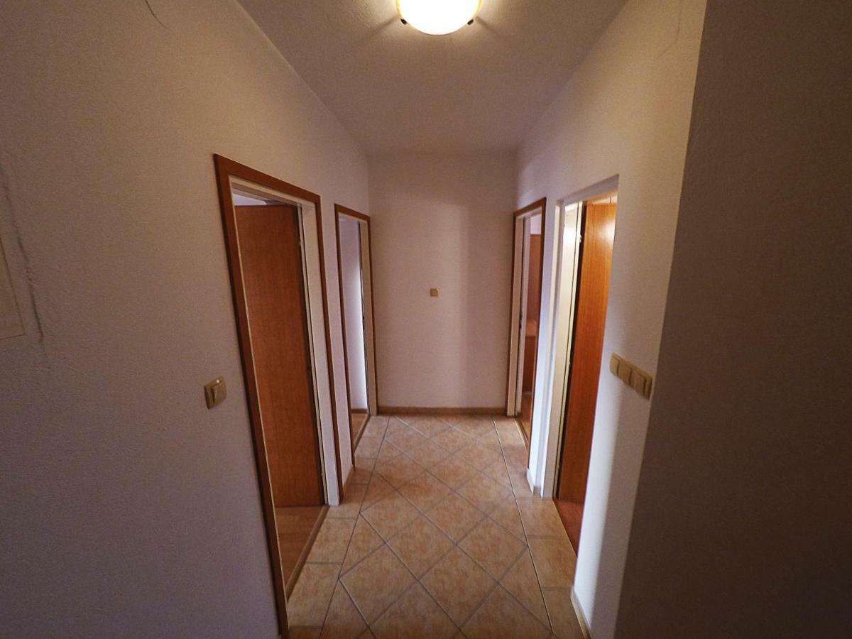 Apartments Piculjan Лопар Экстерьер фото