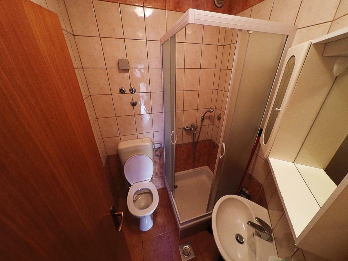 Apartments Piculjan Лопар Экстерьер фото