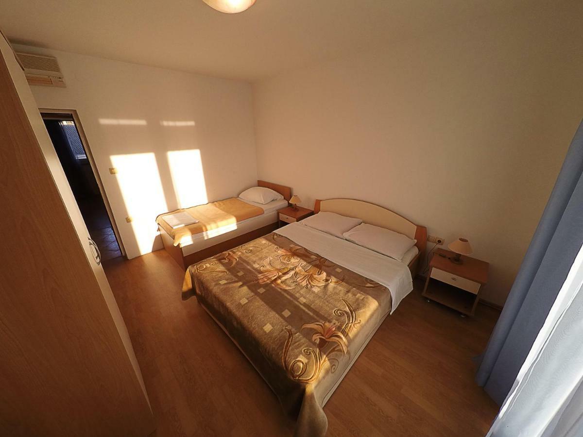 Apartments Piculjan Лопар Экстерьер фото
