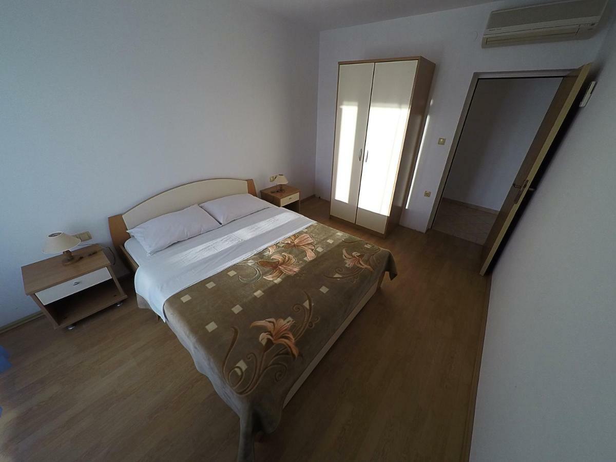 Apartments Piculjan Лопар Экстерьер фото