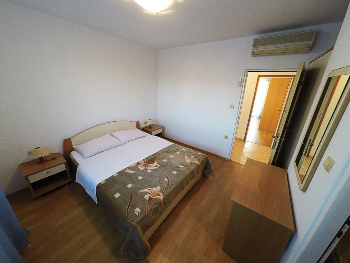 Apartments Piculjan Лопар Экстерьер фото